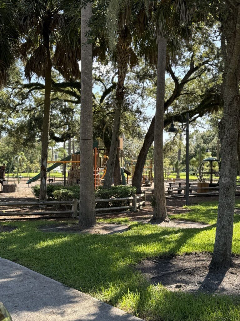 Fort Lauderdale, Coontie Hatchee Park